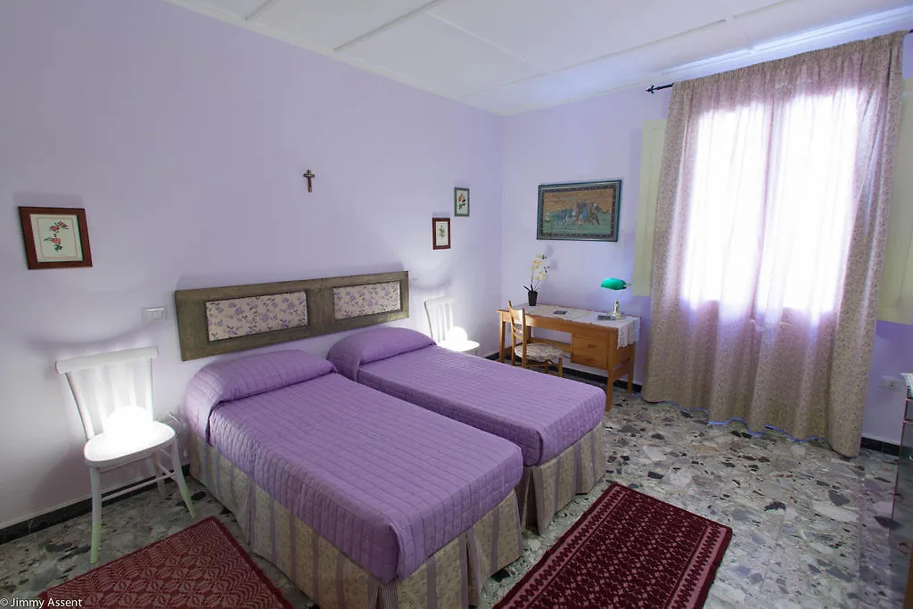 Sassari-In Bed & Breakfast 3*, Sassari